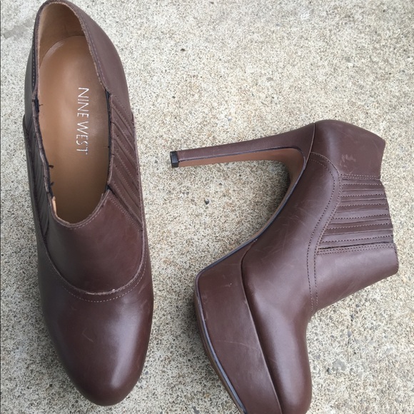 Women's Nine West Brown Leather Heeled Booties 8.5 - Picture 2 of 8